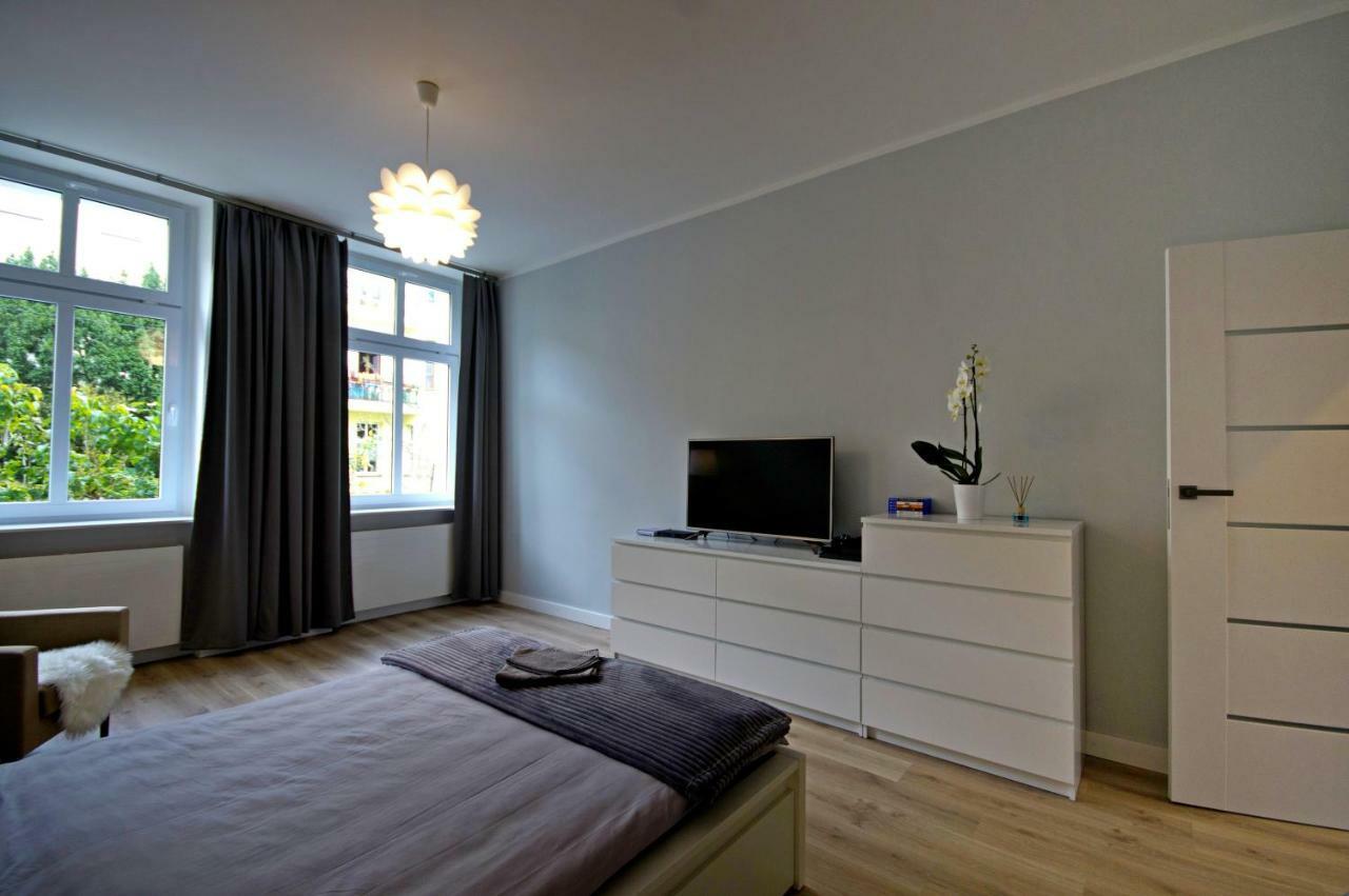 Apartament Paderewskiego 12M2 シフィノウイシチェ エクステリア 写真